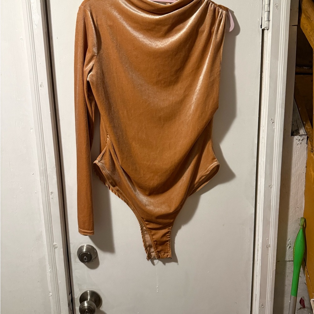 PrettyLittleThing Velvet Gold Top